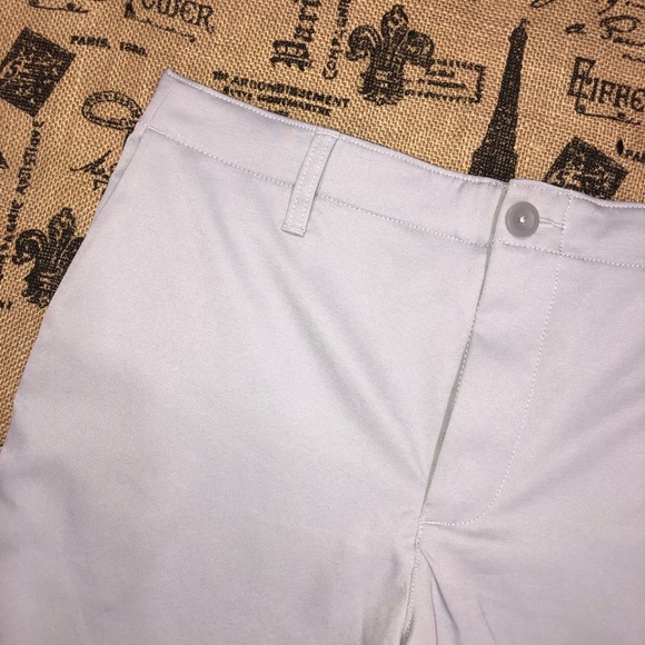 Under Armour NWT! Loose Grey Short Size 18 - Picture 3 of 14